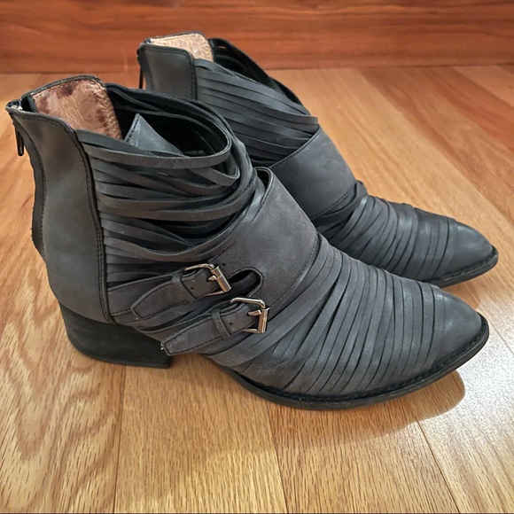 Jeffrey Campbell Black Isley Ankle Boot - Picture 1 of 9